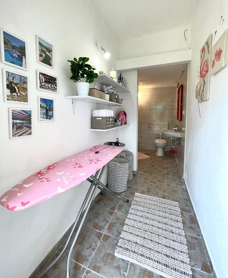 Villa Sagosde With Swimming Pool And Mini Golf Zagvozd 외부 사진
